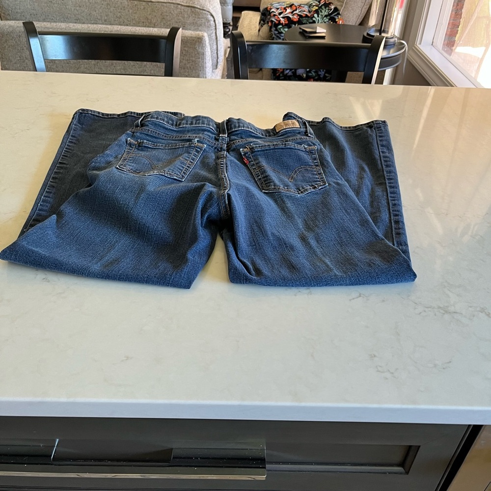 Levi’s - Picture 2 of 4